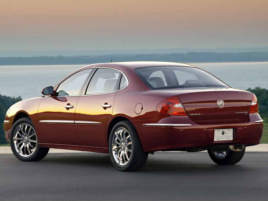  Buick LaCrosse CXS 2005 года  (фото 26 из 45)